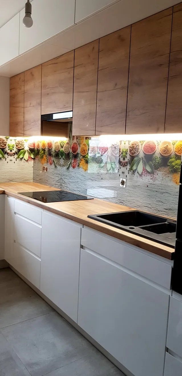 Panel szklany z grafiką przypraw i warzyw