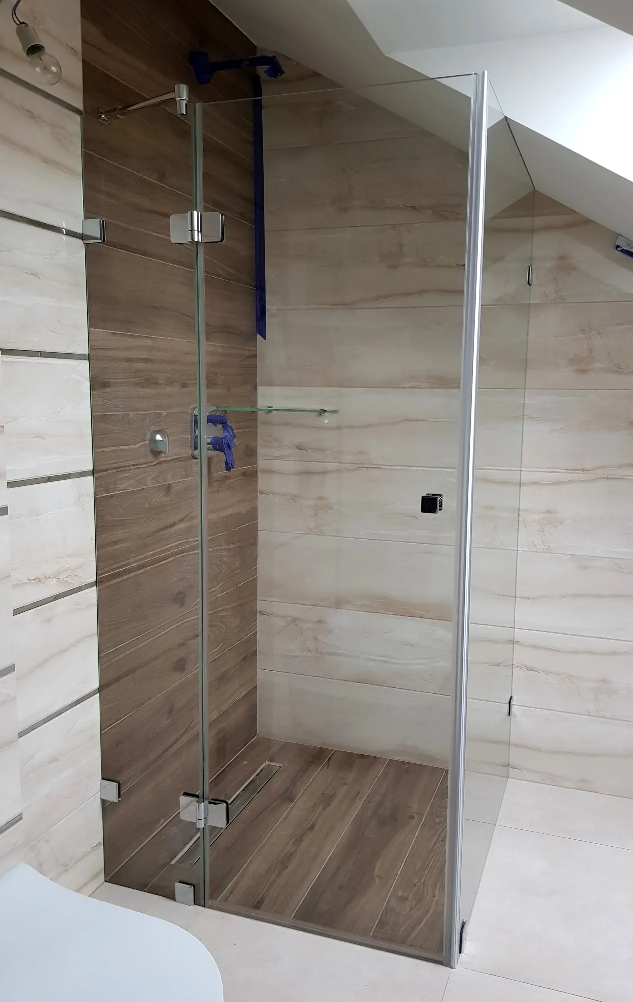 Kabina prysznicowa pod skosem